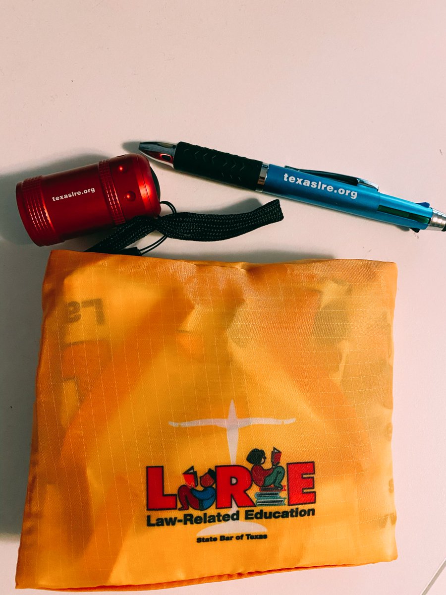 HistoryBozic's tweet photo. @Texas_LRE it’s the little things like sending us a goodie bag through the mail that makes y’all the best! Thank you so much for all y’all do! #AppreciativeTeacher #BestProfessionalDevelopment https://t.co/aLMyJzPl2v