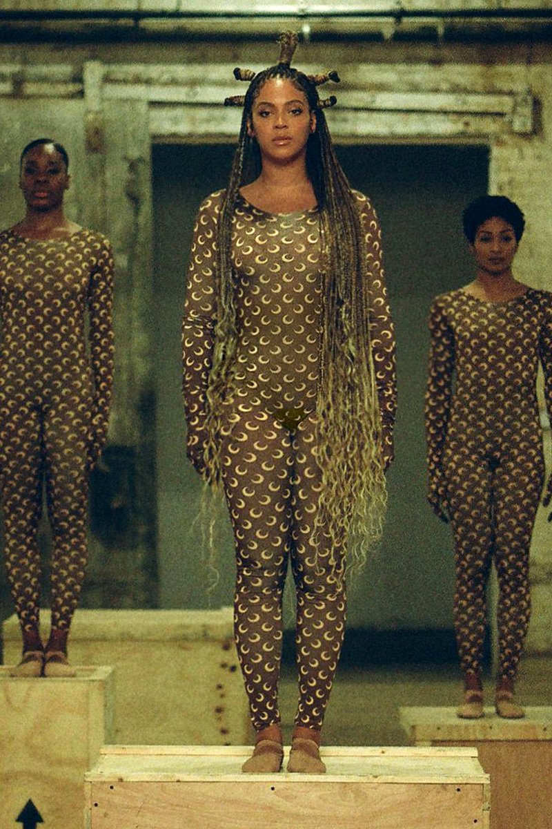 BEYSUSTINGZ's tweet photo. The looks are top tier for Black is King 👑 https://t.co/L2oPFC0reA