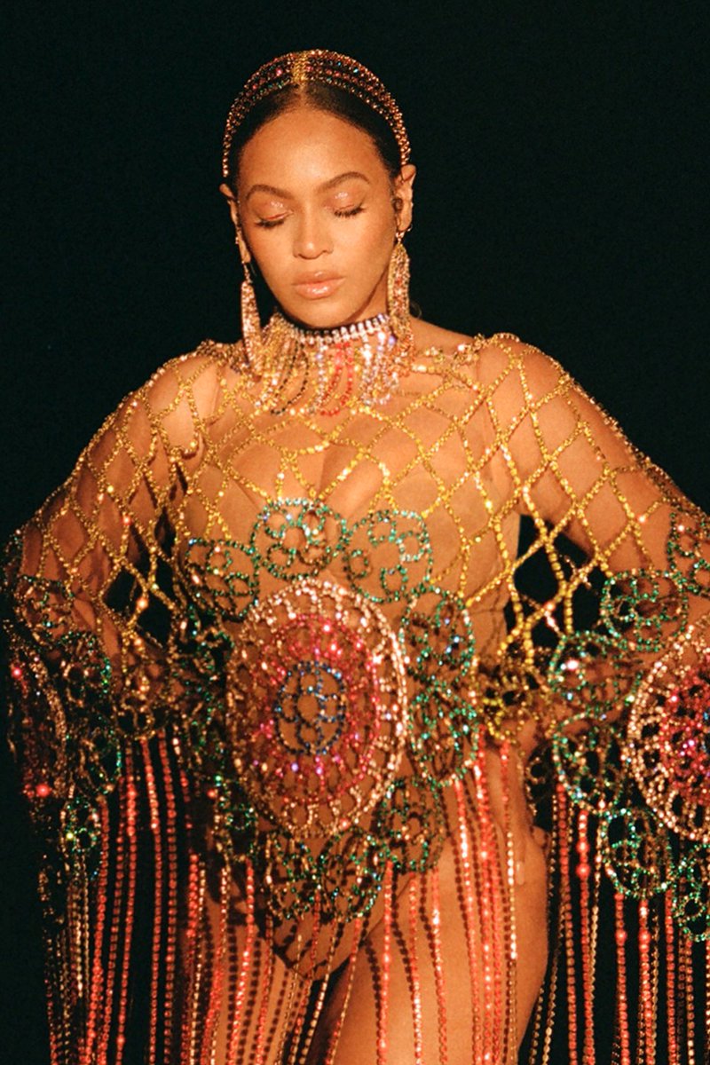 BEYSUSTINGZ's tweet photo. The looks are top tier for Black is King 👑 https://t.co/L2oPFC0reA