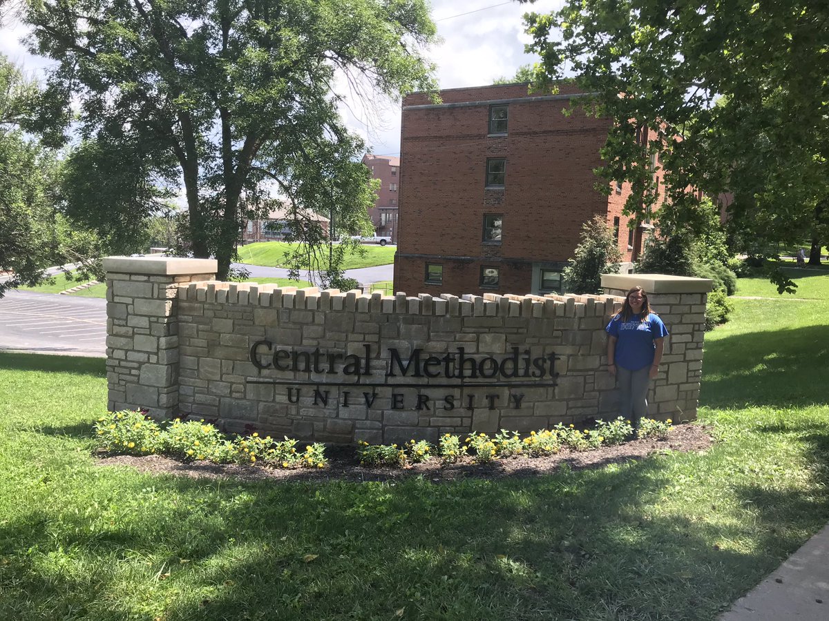 HalleyAsbury's tweet photo. Had a great visit today at Central Methodist University a beautiful campus and a great talk with Coach Gene Reardon and Coach Pat Reardon #GoEagles #centralmethodistuniversity #softball @CMUeaglesSBB https://t.co/Vz66O8MXEd