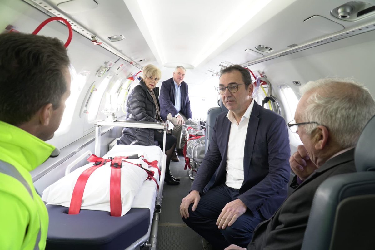marshall_steven's tweet image. I’ve landed in Mount Gambier and have just met with the wonderful staff at the @RoyalFlyingDoc and toured their facilities. #RegionsMatter