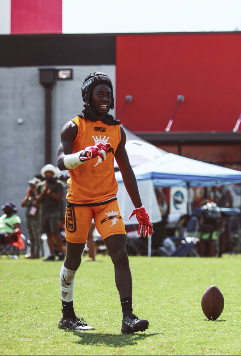 Duece1324's tweet image. shhh... we dont talk to much🤫 #glee😬👈🏿 #LLKING