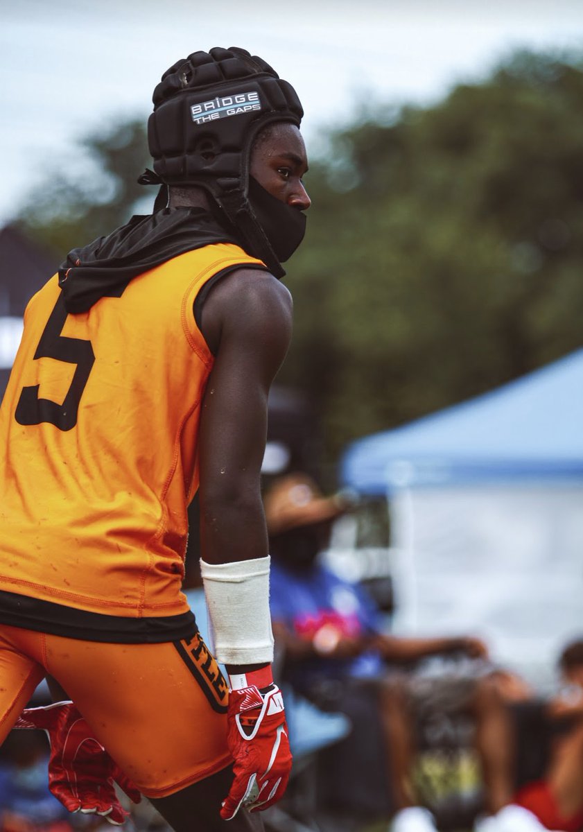 Duece1324's tweet image. shhh... we dont talk to much🤫 #glee😬👈🏿 #LLKING