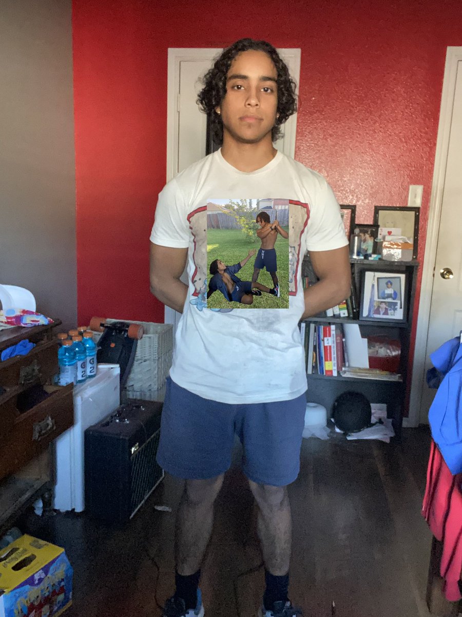 CleverNqme's tweet photo. got this dope shirt 😁👍🏽 https://t.co/Ipk0S5x659