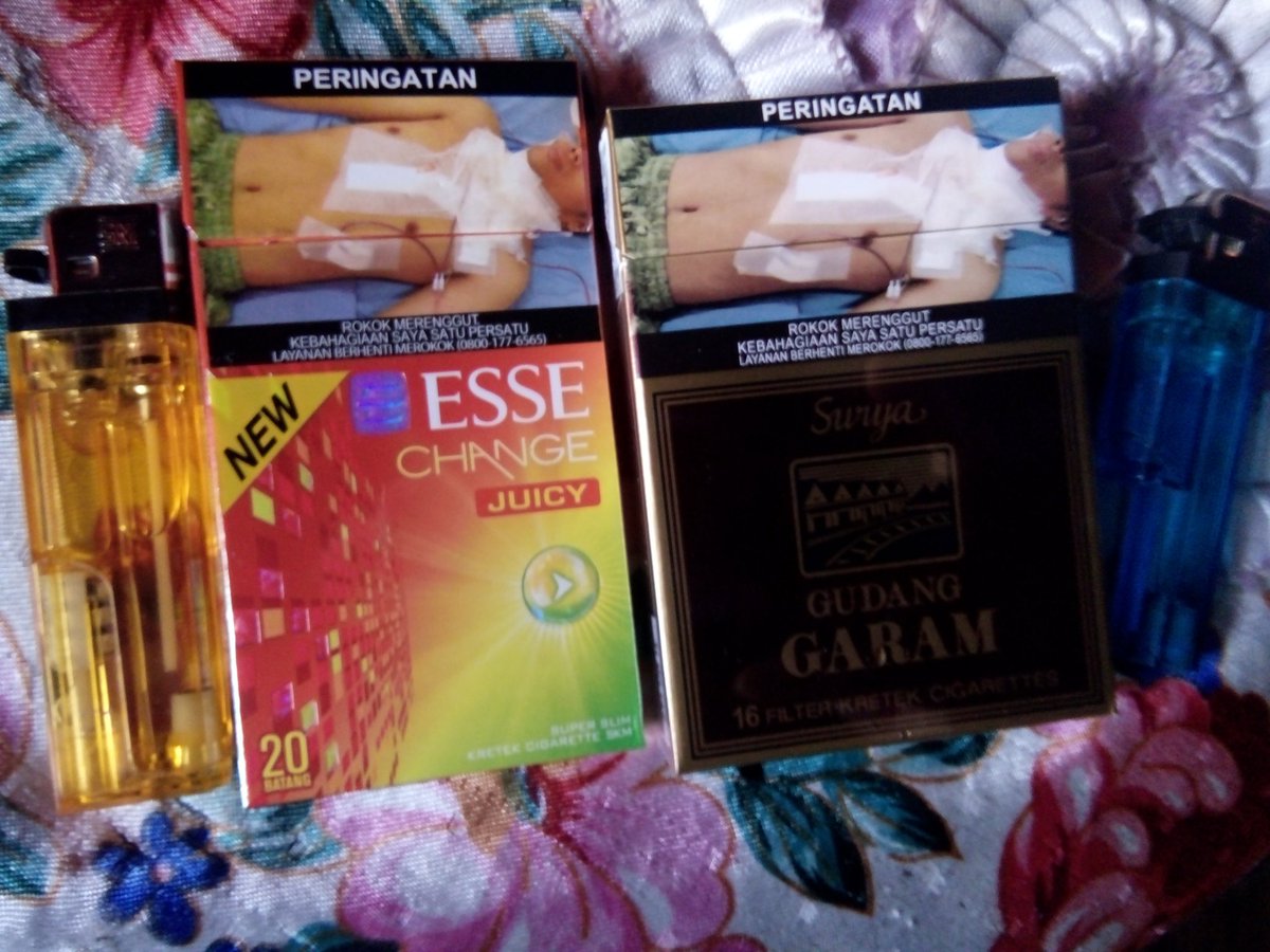 Angga82064442's tweet photo. Tante²suka rokok yng mna https://t.co/D9kByhPtdL