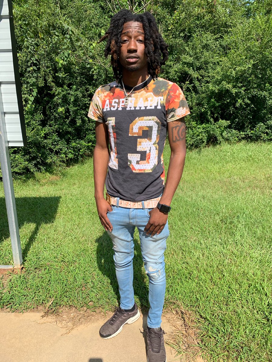 8zizzy_'s tweet photo. i’ll run off inna bank b4 i run off on my mans #freeLito #Kg1 #PAPERCHASING Out Now ‼️ hit the link ➡️ https://t.co/r3vY7Ht5dm https://t.co/aKtCmx2KIh