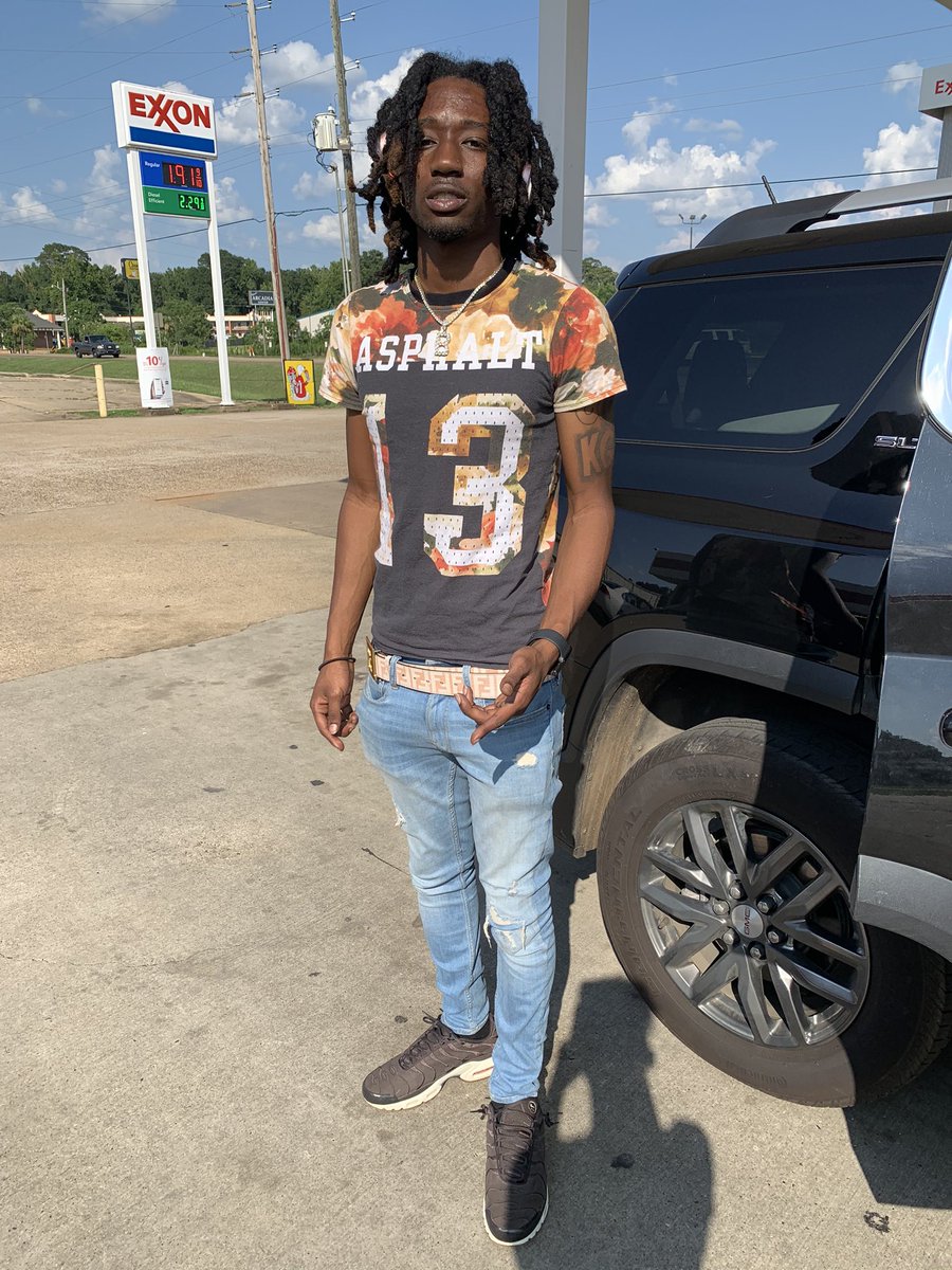 8zizzy_'s tweet photo. i’ll run off inna bank b4 i run off on my mans #freeLito #Kg1 #PAPERCHASING Out Now ‼️ hit the link ➡️ https://t.co/r3vY7Ht5dm https://t.co/aKtCmx2KIh