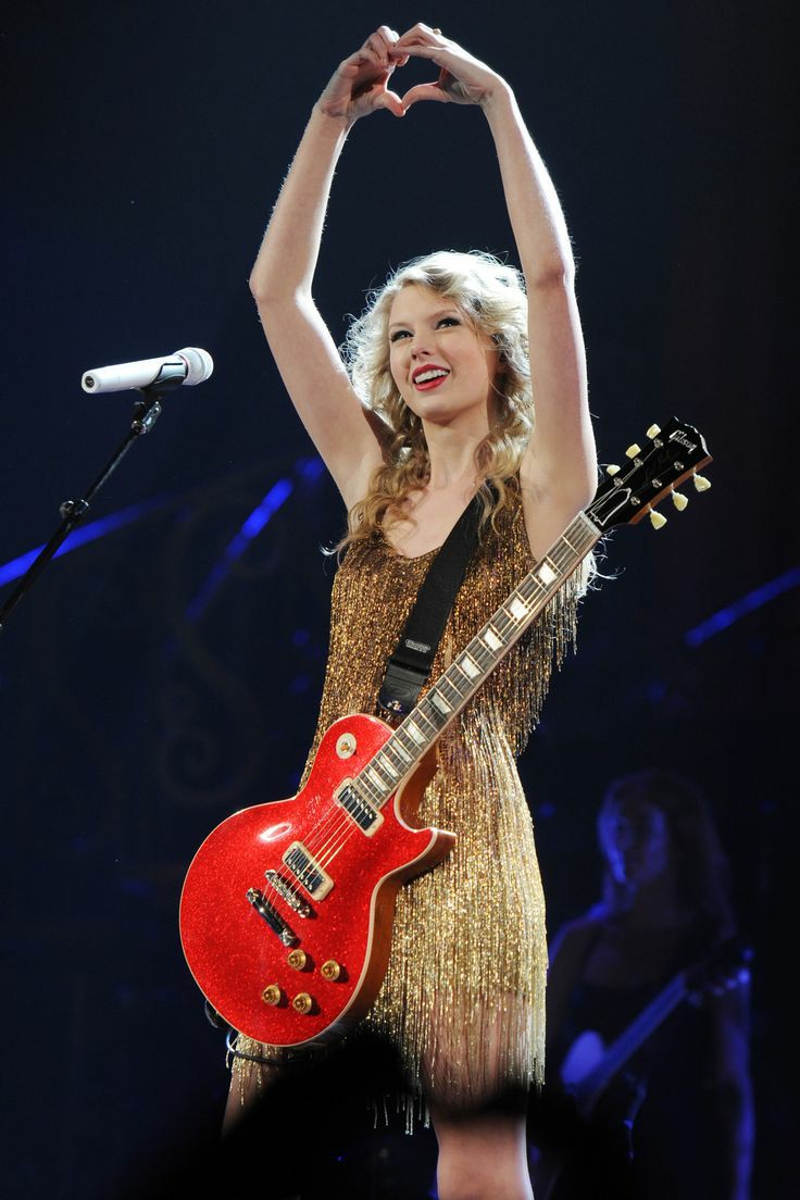 Fastest-selling album in the US by a female country artistfor the week ending 13 November 2010, its first week on sale, Taylor Swift´s (USA) Speak Now shifted 1,047,000 copies.