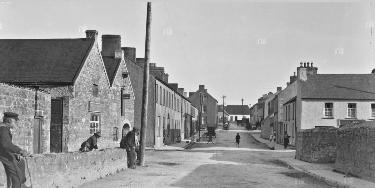 Love looking at old photos and geolocating. Yes I'm a nerd. Here's one labeled as Midleton (early 20th century).