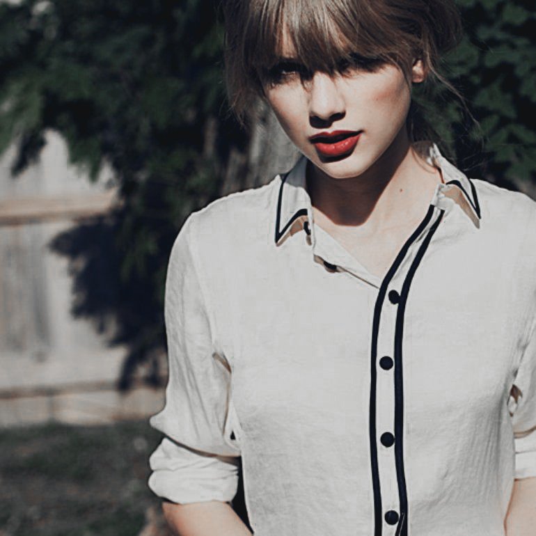 First solo female with two million-a selling weeks on US albums chartCountry-pop princess Taylor Swift (USA) is the only female singer to notch up two million-selling weeks on the Billboard 200 albums chart since Nielsen SoundScan started tracking sales in 1991.