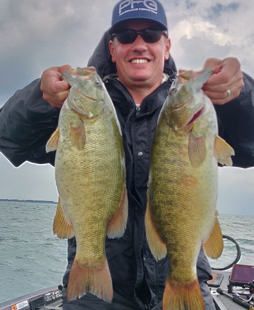 veenstramarcel1's tweet photo. A couple good ones from today's trip! #mercurymarine #rangerboats #grandpointemarina #lews #lewsfishing #strikeking #strikekinglures #fishing #smallmouthbass #guidetrip https://t.co/KhtqnHVkD5