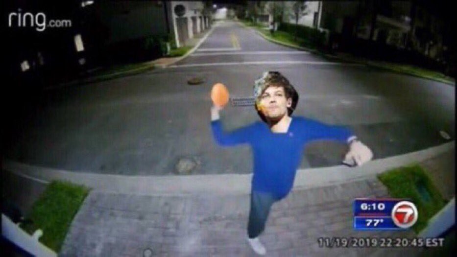 Now some of my favorite Louis reactions pics