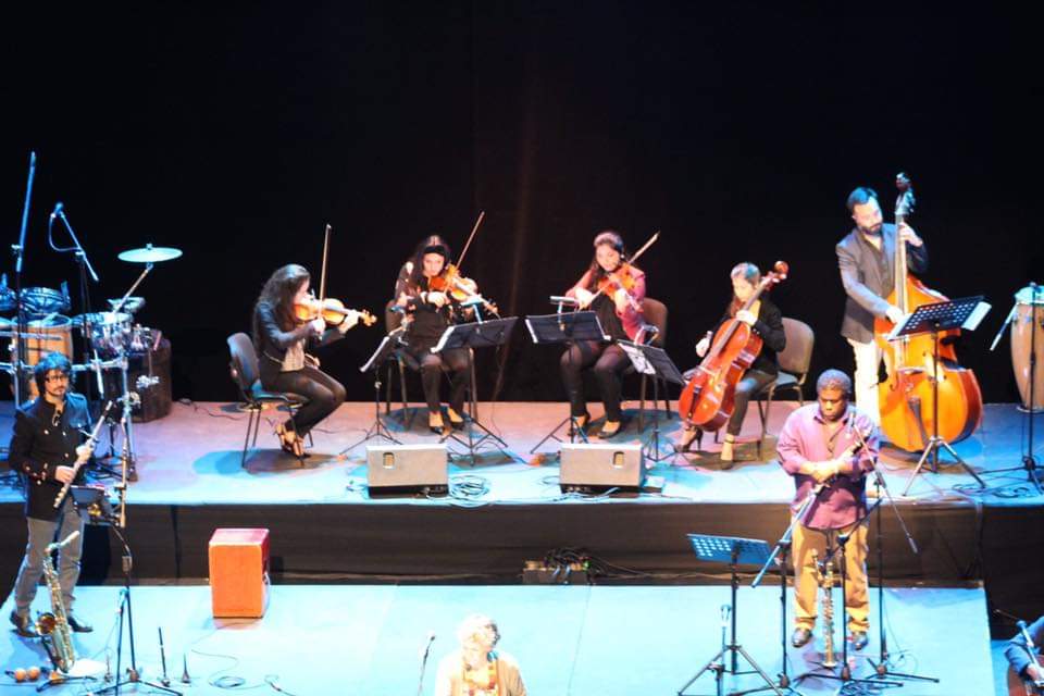 AustralCuarteto's tweet photo. 🔙  En 2018 pudimos compartir escenario  junto a  grandes artistas nacionales🇨🇱 #IsabelParra e #IntiIllimani ✨ Sin duda, esta fue una gran experiencia que nos motivó a seguir trabajando en la difusión de la música chilena!!
👉 ¿Cuál es tu canción preferida de estos músicos? https://t.co/5YFWDvqw6f