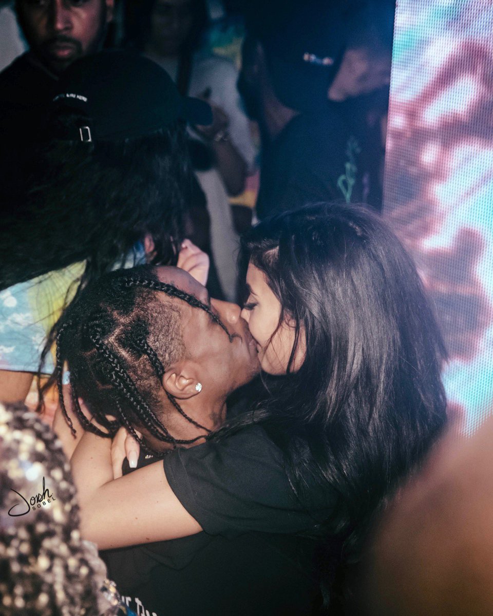 xjoshsobelx's tweet photo. HBD Astroworld 🎡 • Here are a few shots from the Astroworld release party 2 years ago today, shot by me. https://t.co/Zu9ue6HN2j
