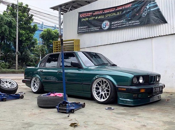 BMWE30CRZY4BMW's tweet photo. GETTING THAT FITMENT 👌
#crzy4bmw #bmw_e30_crzy4bmw
#bmwe30crzy4bmw
Øwner marennojoshuara
#fitmentindustries #fitment #fitmentgang #fitmentkings #fitmentjunkies #simplyfitment #fitmentonpoint #indofitment #bmwserie3 #gameonline #bmwsport #workinprogres #simplythebest #bestcars #b https://t.co/7abkxrkq33