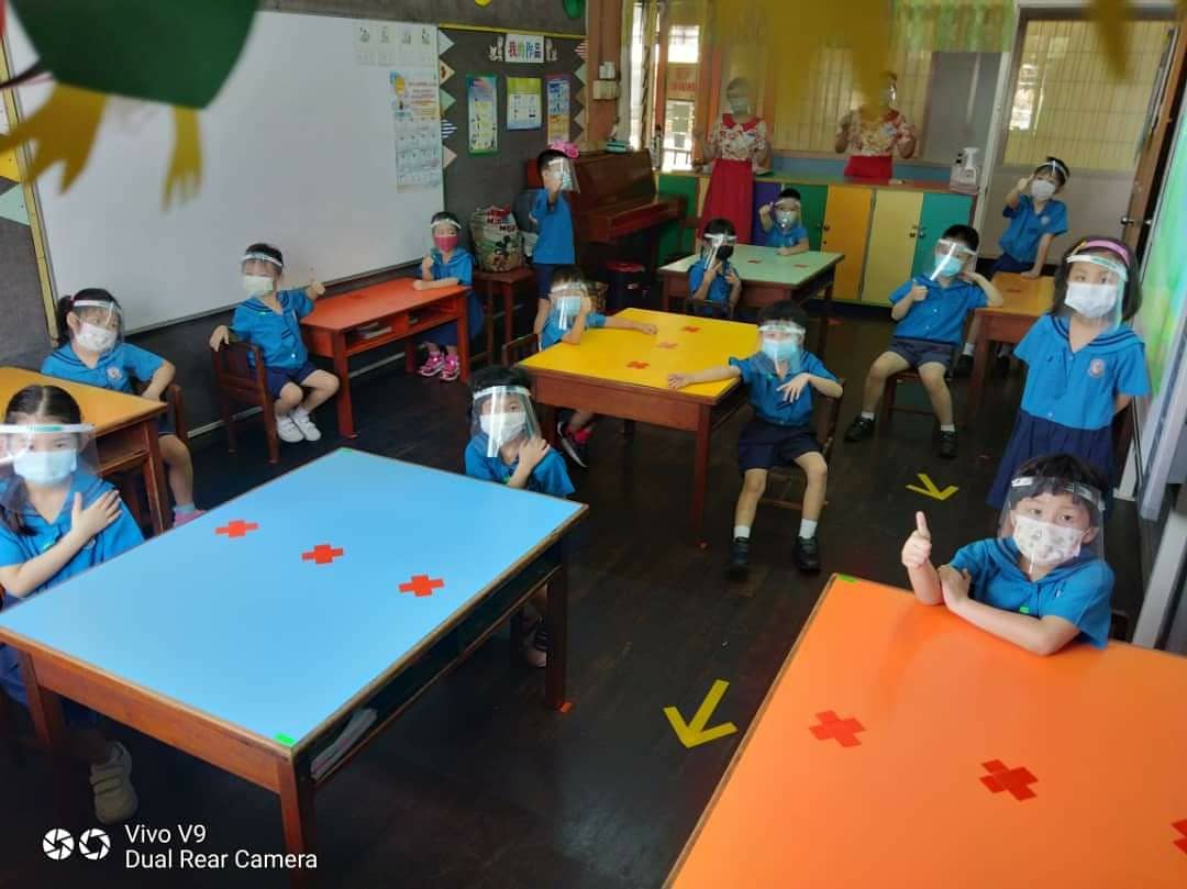 ewcgrp's tweet photo. Using full face shields and face masks donated by EW Biomedical, both teachers and kindergarteners at Tadika Yuk Yu Likas looked ready to take on the day!

Read more: https://t.co/M1nE8fvv4S

#Safety #Facemask #Faceshield #PPE #COVID19 #virus #CSR2020 #EWB #EWBiomedical https://t.co/HSBHNofzeR