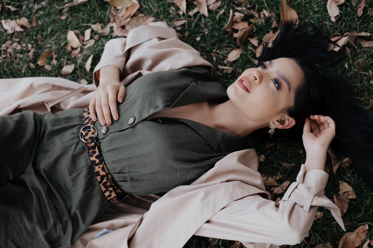 “A veces es mejor respirar profundo y no decir nada...” @forever21colombia #forever21colombia #foreverbabe #forever21xme 
📸: <a href="/masaniph/">Masaniph</a>