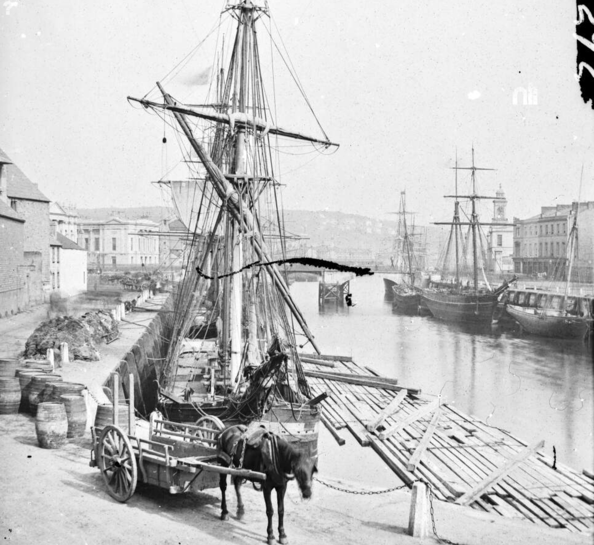 Morrison's Quay mid 19th century and today. You might like this thread  @josefoshea  @TimothyDSnyder