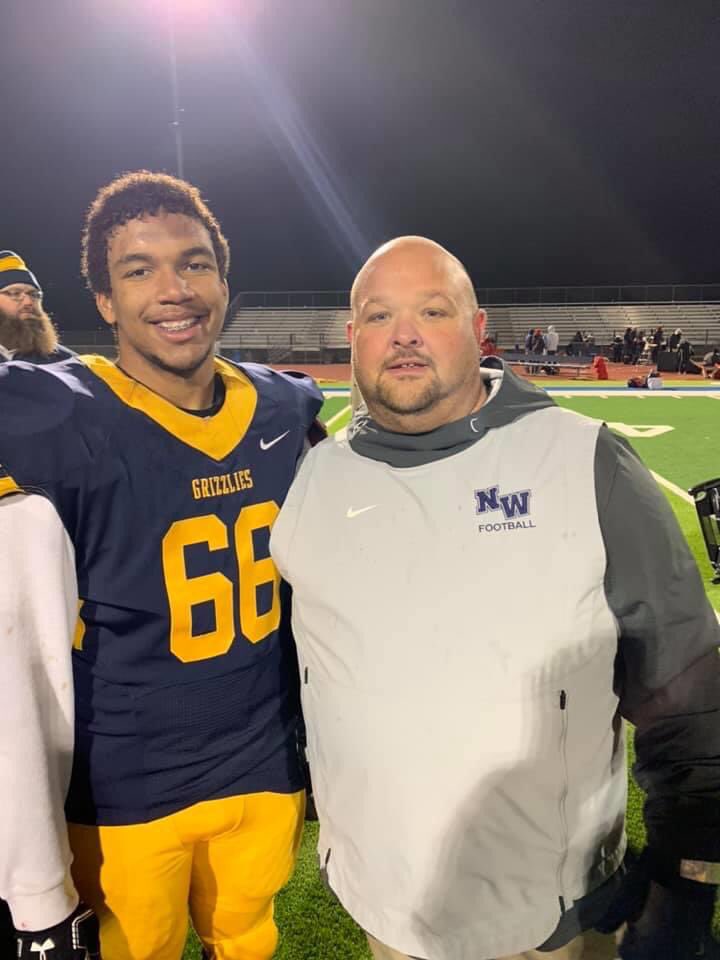 Jmitchell_66's tweet photo. Well it’s official, I’m excited to announce I’ve signed my letter of intent to go to school n play football for @OPSUFootball  .. thanks to @CoachSalomonsky  for this major opportunity.. and @CoachSMartin for everything you and the staff at @NWGRIZZLYFB  did for me and @Domingo_k https://t.co/Jpt4RF38aj