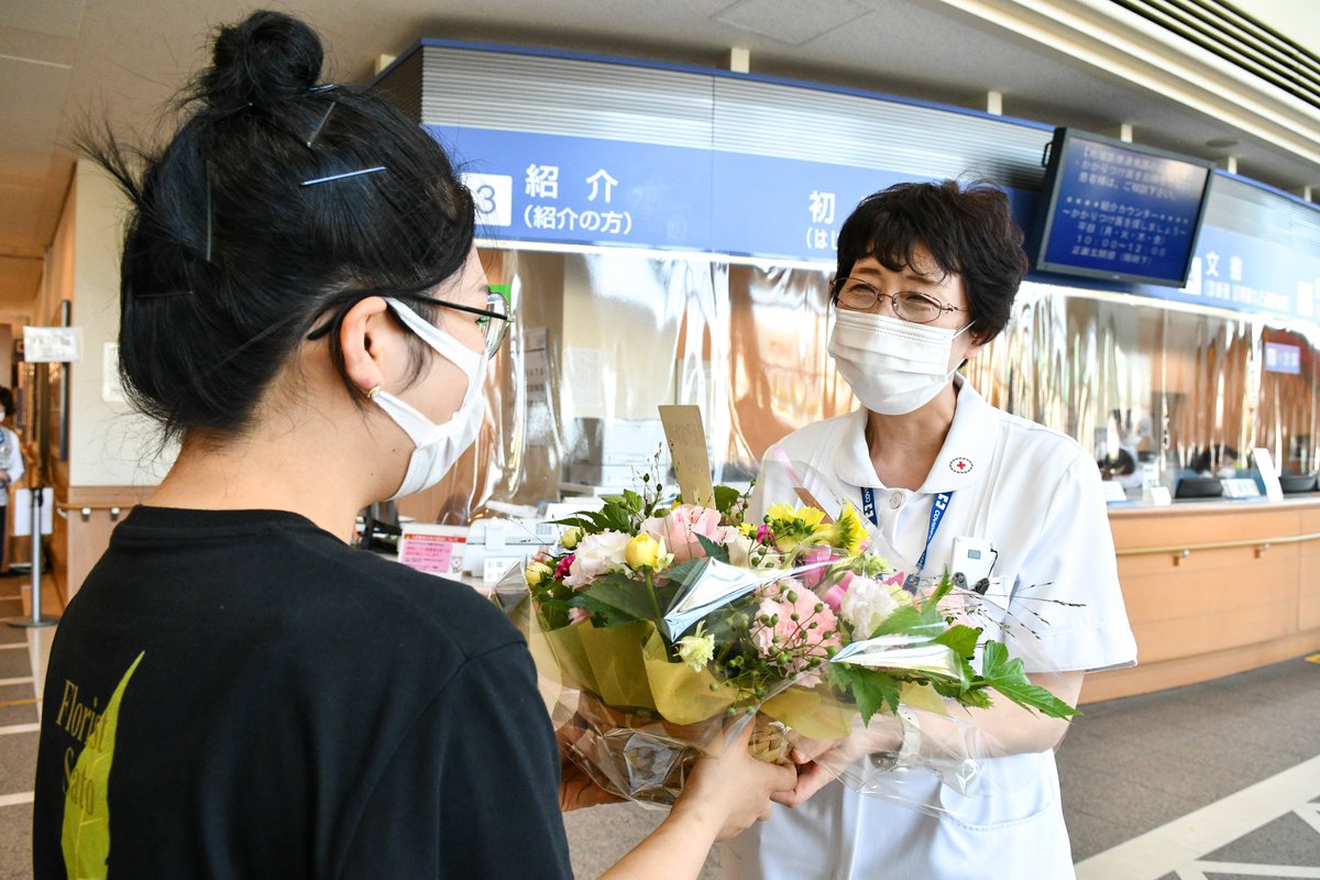 kouhou_mito's tweet photo. 水戸市では、市内の生花店（48店舗）と連携し、福祉や医療施設、幼稚園・保育所など896か所の施設に、花を寄贈する事業をスタートしました。
コロナ禍において、最前線で地域医療や介護体制の維持に尽力されている皆様へ、感謝とエールを届けるとともに、生花店の事業継続にも寄与してまいります。 https://t.co/ZVZIDgw3FV