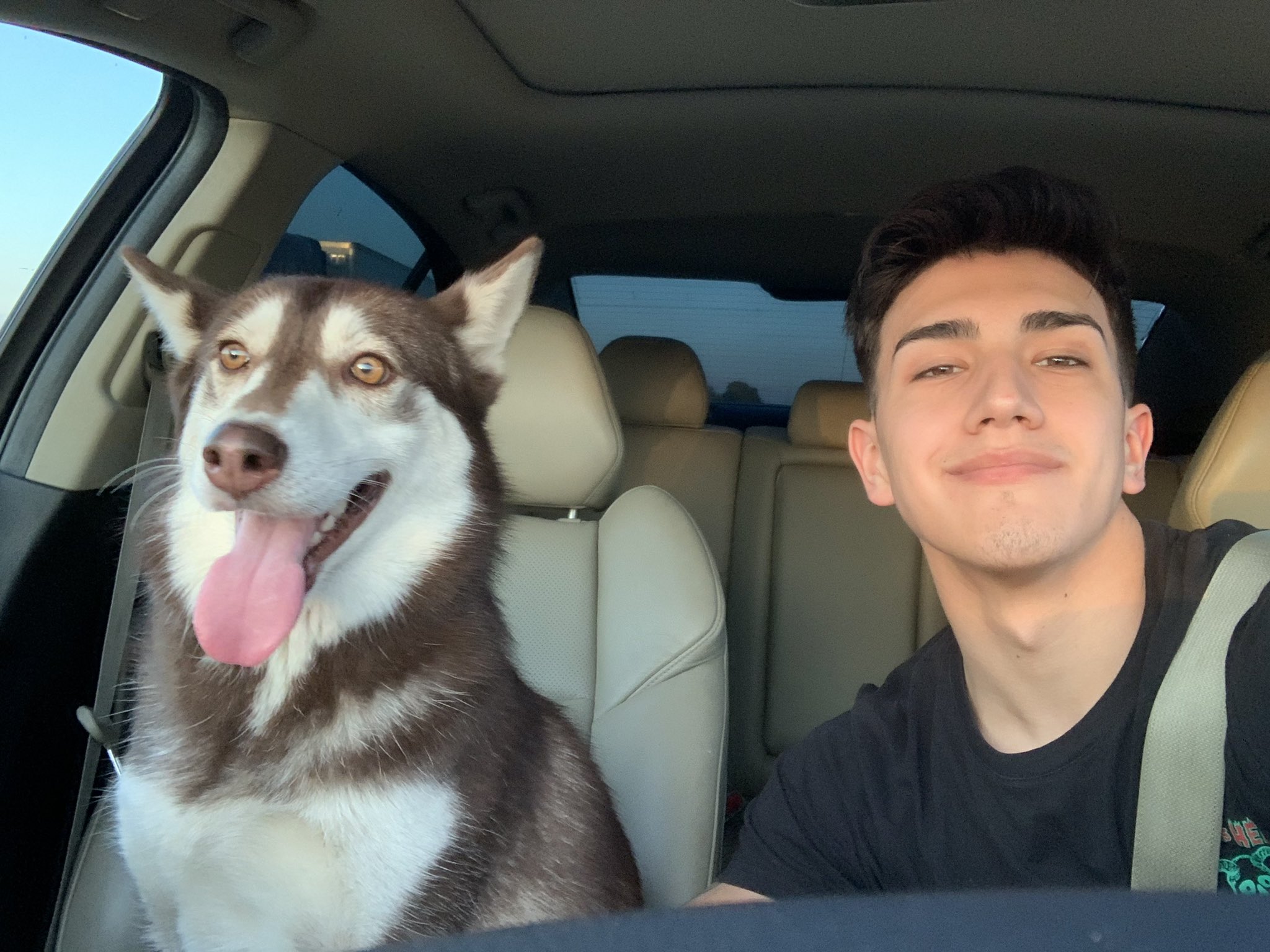 EeizYrNUEAEHzz1.jpg:large