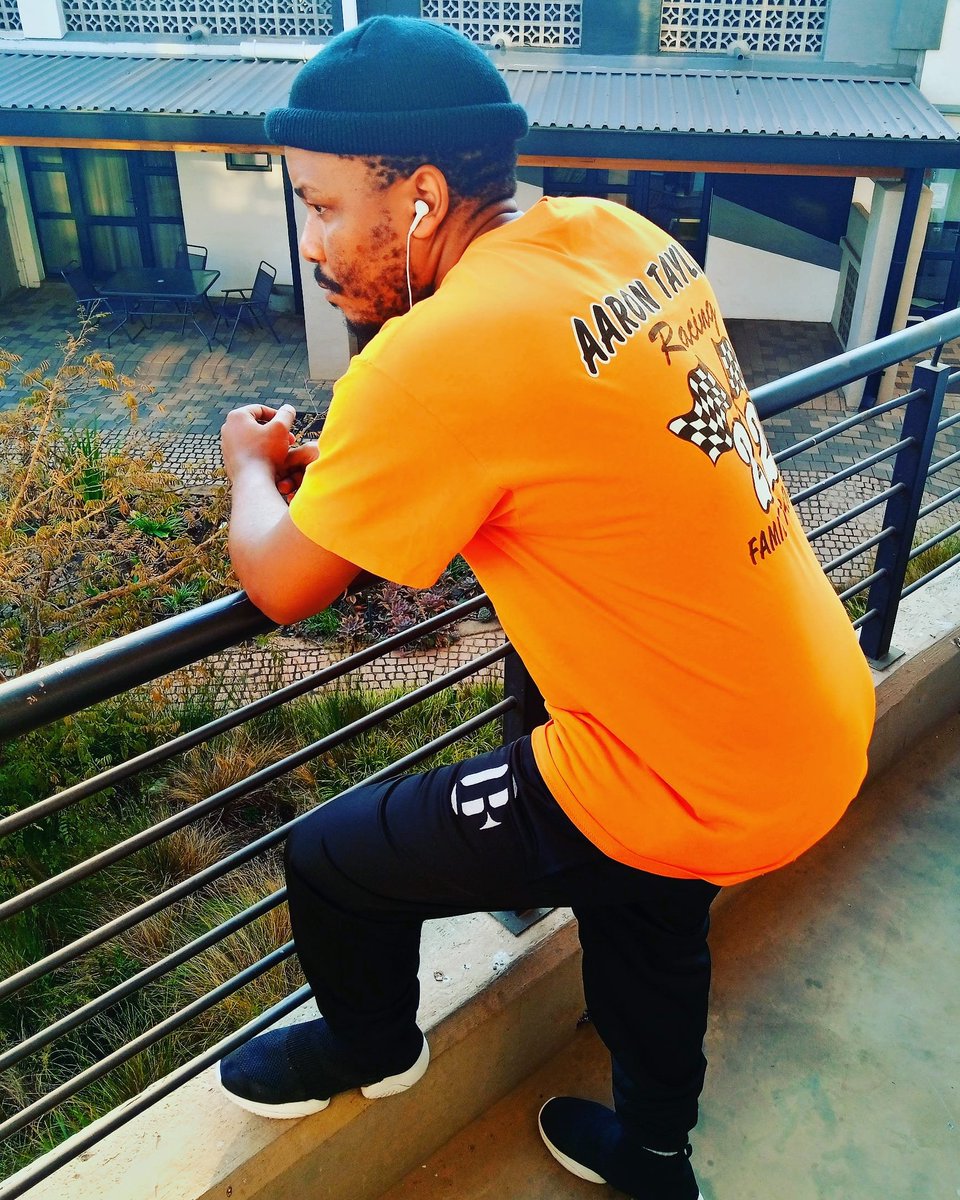 Snymaan2's tweet photo. Ixesha ayilolethu lelikaThixo. We just need have faith, uMvulo iyeza! I cannot wait for uMvulo ayacotha amalanga 😥
#umvulomusicvideo
#AmbitiouzEntertainment https://t.co/Ya8u8XWyPT