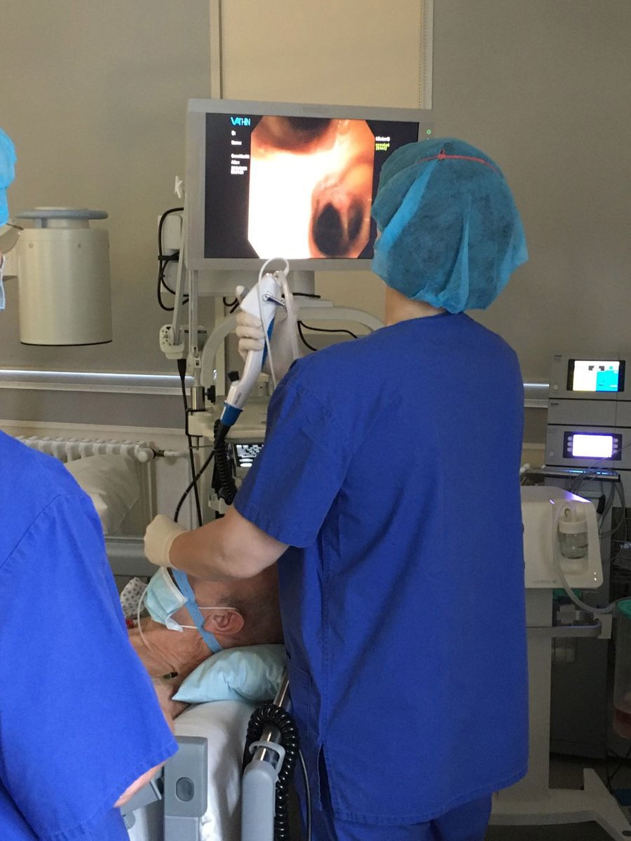 Doctors used our #vathin #singleuse #disposable #bronchoscope to participate in the guide wire expansion forceps tracheotomy. As we can see from the picture, the image is very clear and the operation is successful. Our #disposablebronchoscope is highly appreciated !