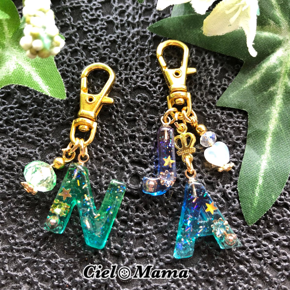 Petit Bonheur Ciel ミニ イニシャルチャーム レジン Uvレジン ハンドメイド キーホルダー チャーム イニシャル キラキラ 宇宙 海 幻想的 Handmade Initial Resin Charm Petit Bonheur Ciel ミニ イニシャルチャーム レジン Uvレジン ハンドメイド キーホルダー チャーム イニシャル キラキラ 宇宙 海 幻想的 Handmade Initial Resin Charm
