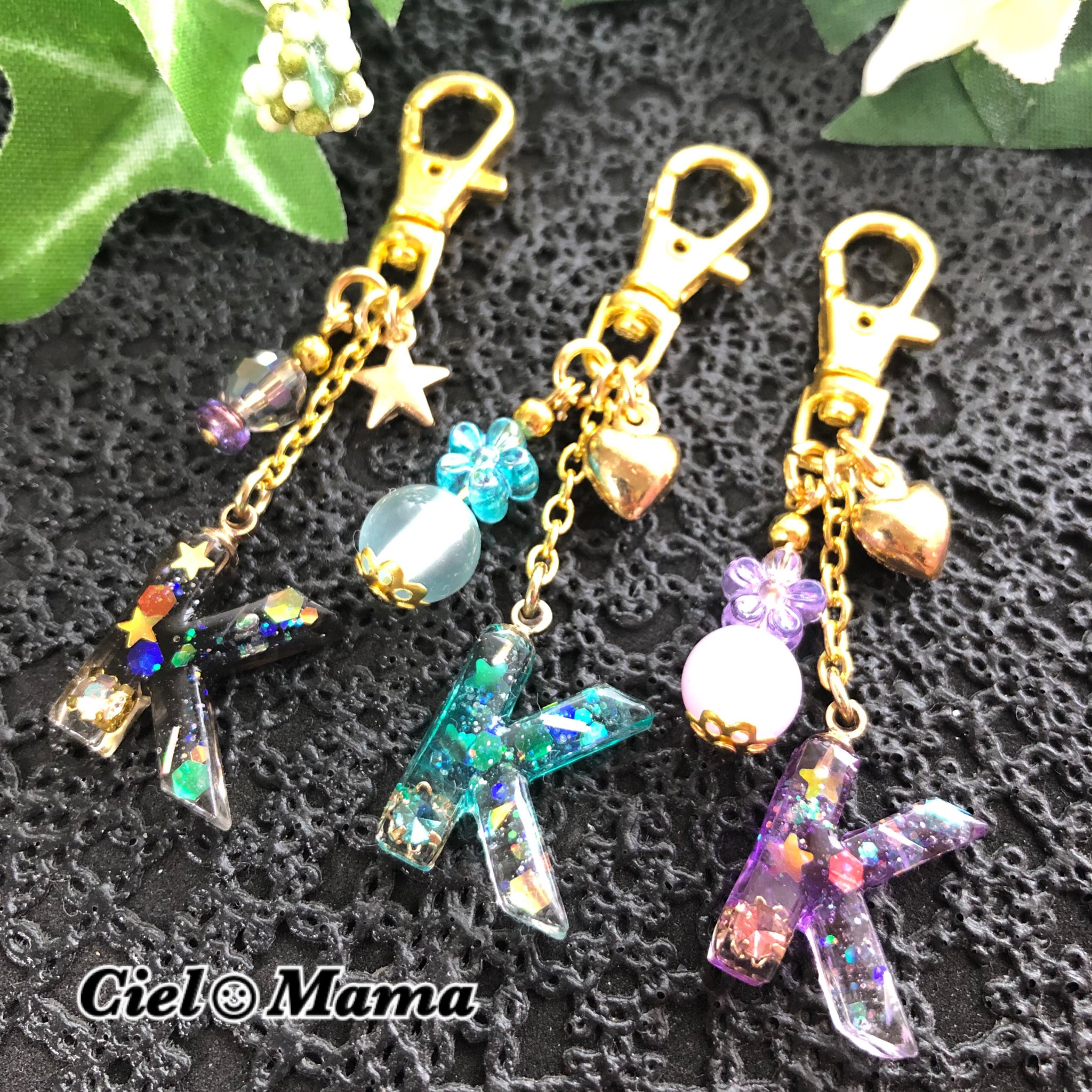 Petit Bonheur Ciel ミニ イニシャルチャーム レジン Uvレジン ハンドメイド キーホルダー チャーム イニシャル キラキラ 宇宙 海 幻想的 Handmade Initial Resin Charm T Co qwpreg6s Twitter