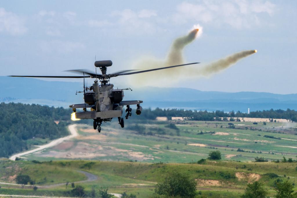 USArmyEURAF's tweet photo. #TrainingTuesday

12th CAB AH-64 Apache attack helicopters conducted Table VIII aerial gunnery in close coordination with fire support teams from @2dCavalryRegt at Grafenwöhr Training Area, July 21, 2020.

📸 : Maj. Robert Fellingham

#StrongEurope @USArmy @7thATC @US_EUCOM https://t.co/4PD2VkdrN0