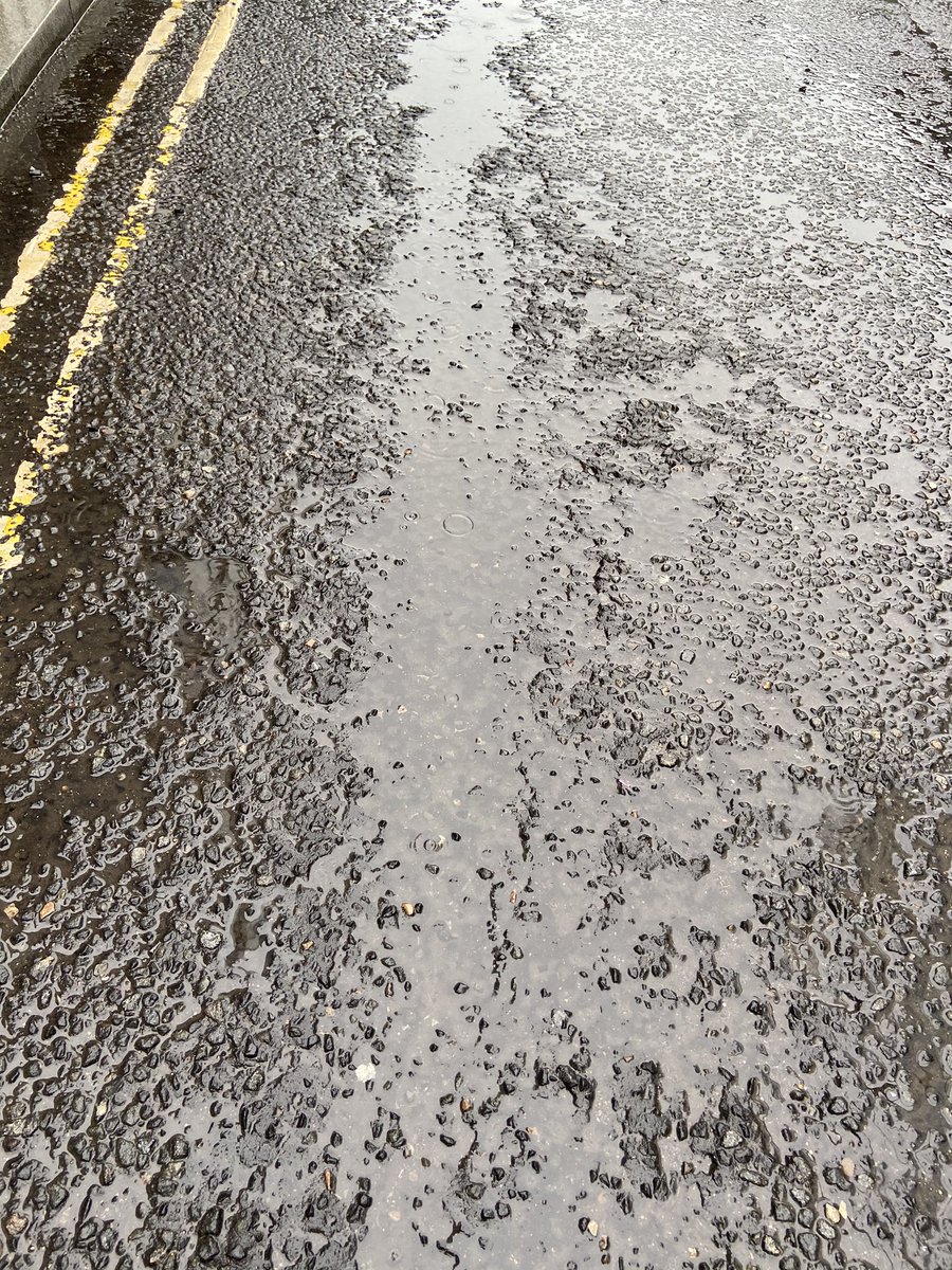 Beathhigh's tweet image. Festival weather returns to Edinburgh...