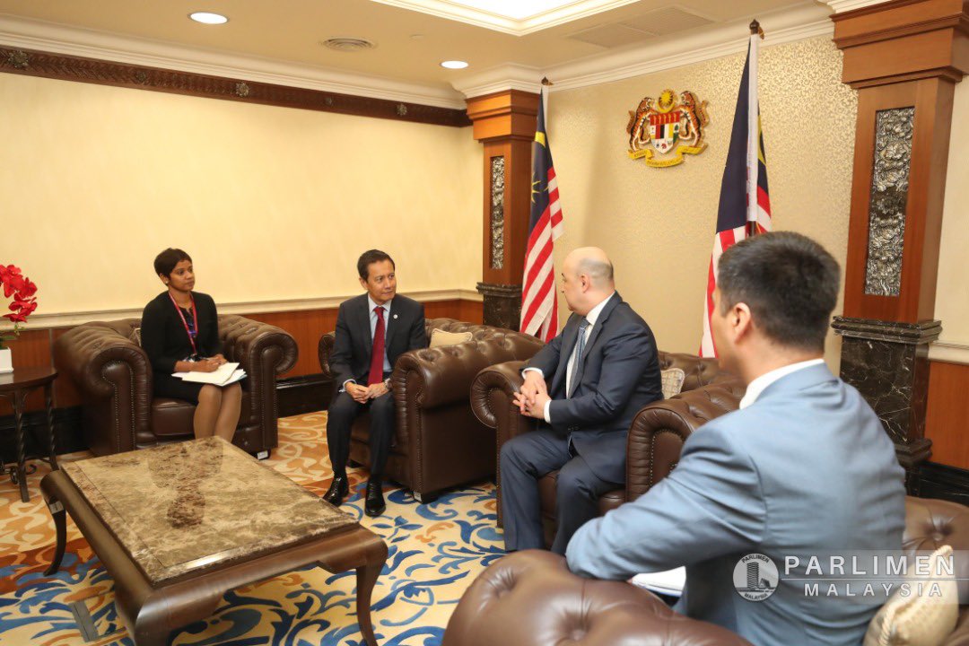 MYParlimen's tweet image. Kunjungan Hormat ke atas YB Datuk Azhar Azizan Harun, Yang di-Pertua Dewan Rakyat oleh HE Mr. Ravshan Usmanov, Ambassador of Uzbekistan to Malaysia di Pejabat Yang di-Pertua Dewan Rakyat. (4/8/2020)

📷 Parlimen Malaysia | Adnan Khalip 

#ypdr
#dewanrakyat
#parlimenmalaysia