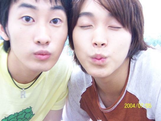 Sungmin was supposed to debut with Junsu and Eunhyuk .. They were also good friends and loved to tell funny stories about each other ..