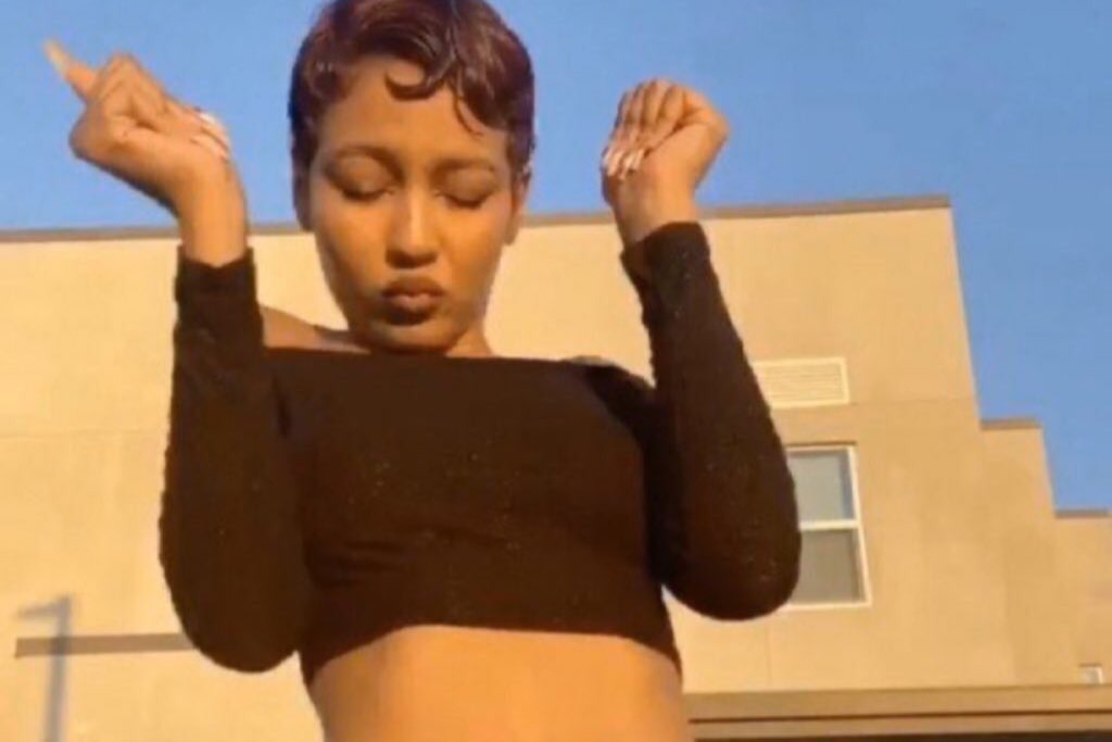 PopCultureLyfe's tweet photo. @iamcardib We been ready sis #WAP https://t.co/5ALSK32sZm