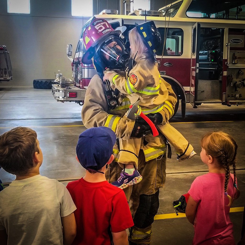 cindi2k's tweet photo. This year has been tough with not being able to do one of the jobs that I love. Sadly it likely will not be until 2021 before I get to do this again. Please be smart. Wear a mask. #fireandlifesafetyeducator #publiceducationofficer #lieutenant #firefighter #nearly27yearsofservice https://t.co/gkKbzZtQH6