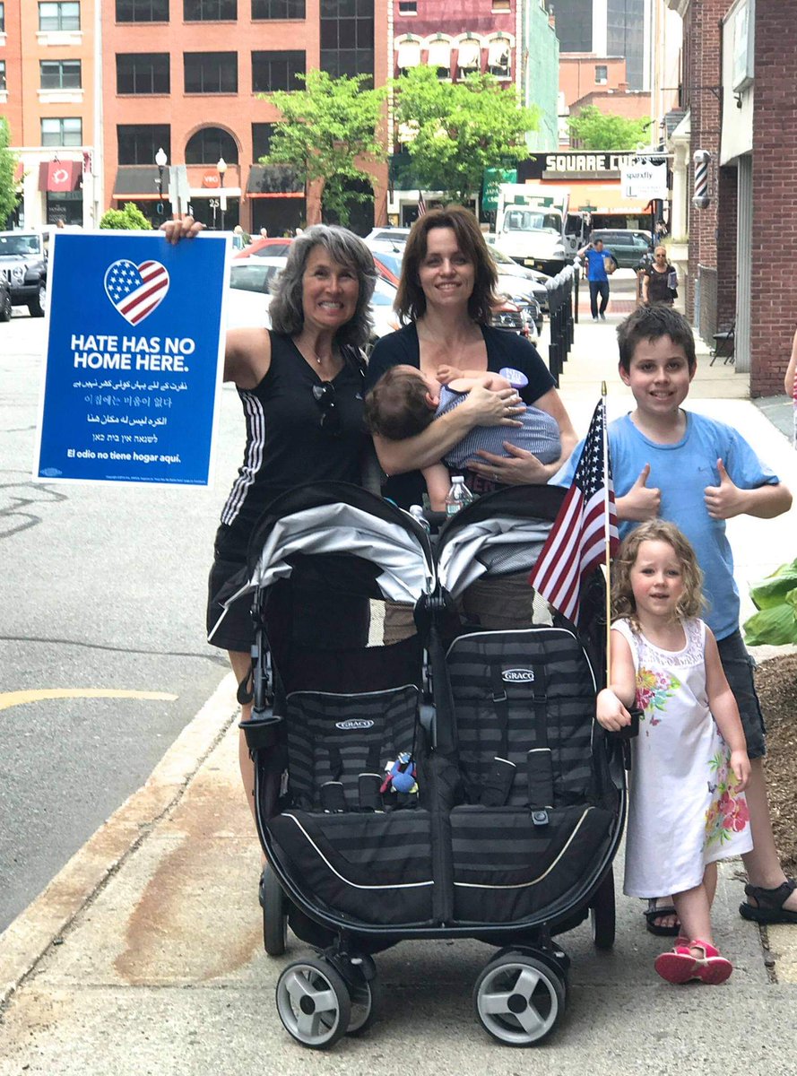 Clarke4Senate's tweet image. Babies need to eat, even outdoors. There was a time when my little guy had lunch with friends every Friday, actually. #WorldBreastfeedingWeek #NormalizeIt
