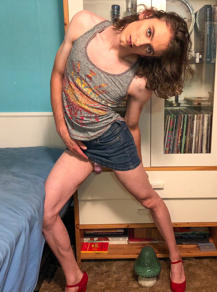 RubyTheRuthless's tweet photo. Tonight I said fuck it I wanna be pretty, I hope that’s what my pics say as well #SissyDressUp #sissypose #chastityslut #femboy #nsfwtwitter #horny https://t.co/rDG3EdIvma