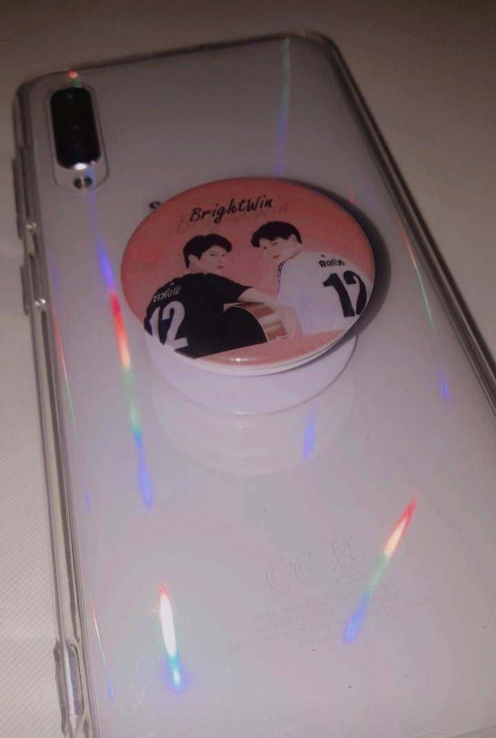 allforbrightwin's tweet photo. อันนี้เป็นกริปต็อกนะคะ เหลือเท่านี้แล้วชิ้นละ50บาท ลายไบร์ทวินเหลือ1 ลายไบร์ทเหลือ10ค่า เอาไปติดหลังโทรศัพท์เก๋ๆกันนน #ไบร์ทวิน #ตลาดนัดไบร์ทวิน https://t.co/P0o8DvQG7s