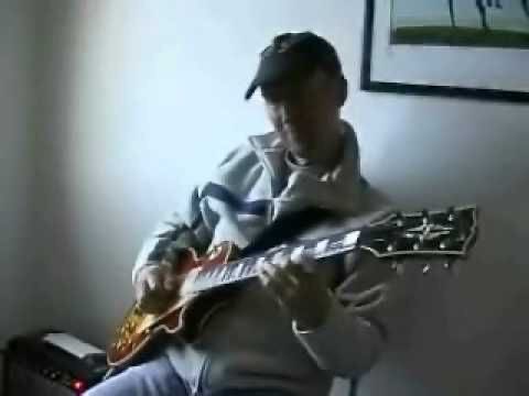 Ian Bairnson cumple 67 años hoy, el mismo día que cumples años tu!!! Happy Birthday!!!   