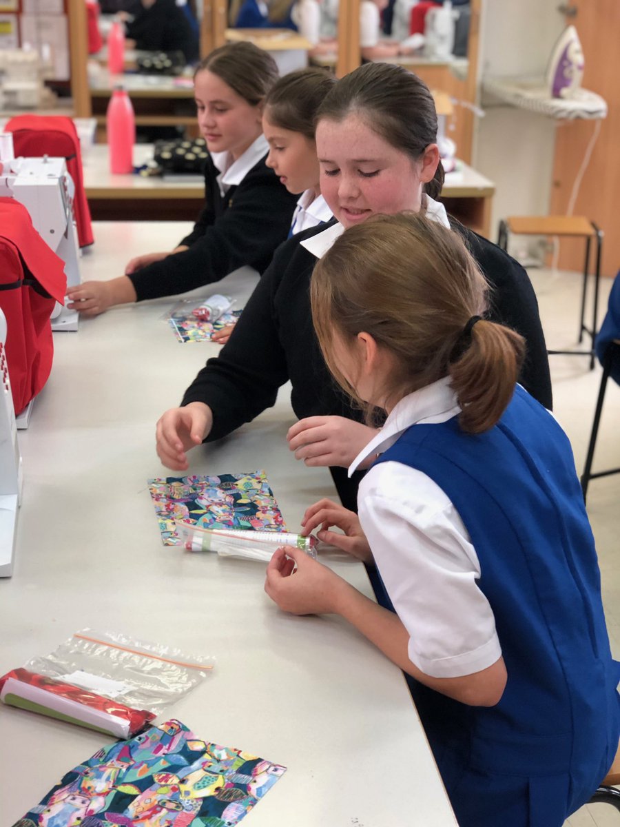 PrimaryLK's tweet photo. Elisabeth in Year 5 has initiated a Covid mask making project for patients at the Chris OBrien Lifehouse.  Collaborating with Year 8 TAS students they started making them today! https://t.co/HKVw32qFO6