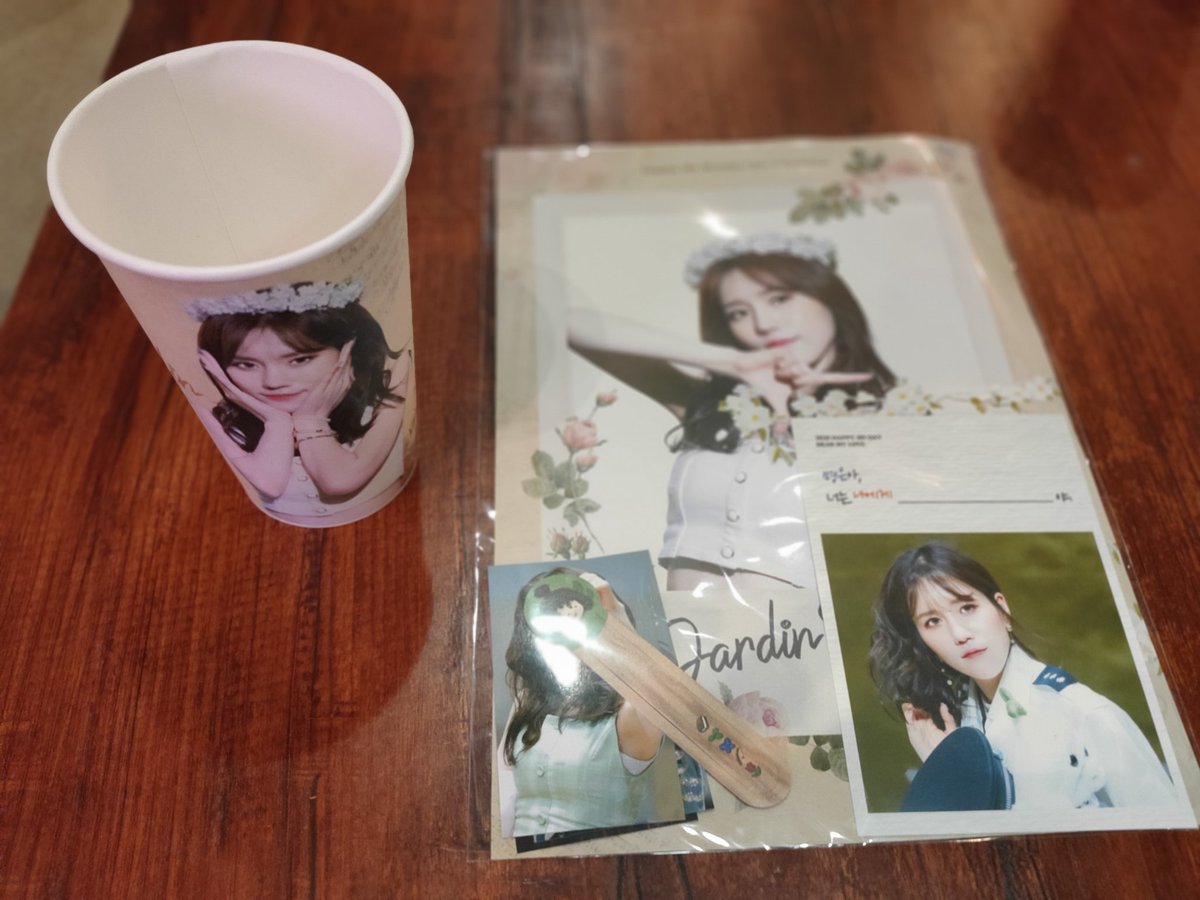 happy_myung's tweet photo. みょんうんのセンイルイベントを8月5日までcafeONで開催中！
遠方のかたやコロナ感染拡大防止のため参加できないかたのためにスペシャル企画を実施します！
このアカウントにお祝いメッセージをDMしてくださったかたにカップとグッズを郵送します！
#러블리즈 #Lovelyz #LovelyzJIN #박명은 #명은 https://t.co/p2EyQtX1nR