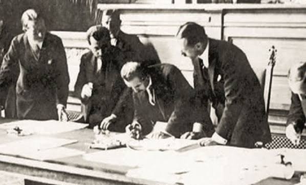 Barisdgan7's tweet photo. 4 Ağustos 1924 | Lozan Antlaşması yürürlüğe girdi. https://t.co/D9WSd9J4RD