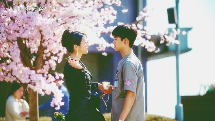 Ep1 The first meet of Mun-Yeong and Gang- Tae under the cherry blossoms.The cinematography to was beautiful in this scene  #PsychoButItsOkay   #ItsOkayToNotBeOkay  #SeoYeJi  #KimSooHyun
