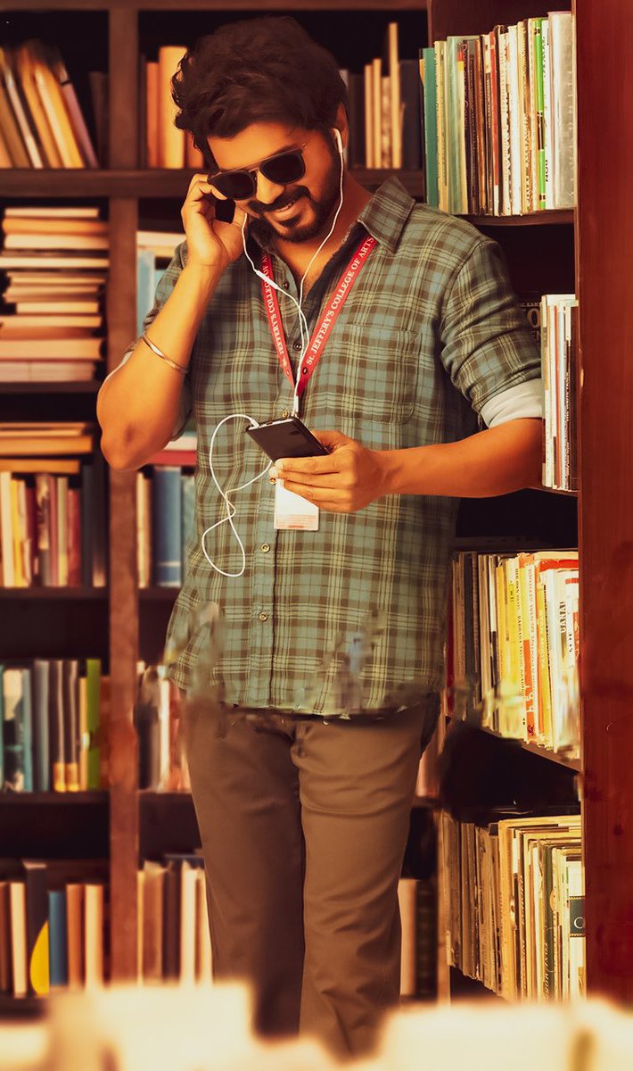 Itz_G_o_o_d_boy's tweet photo. An Pakka Wallpaper Material ❤❤😍😍
Annaaaaa @actorvijay 😍😍😍😍
#Master @actorvijay #happybirthdaymalavikamohanan https://t.co/VVhRmPgAaO
