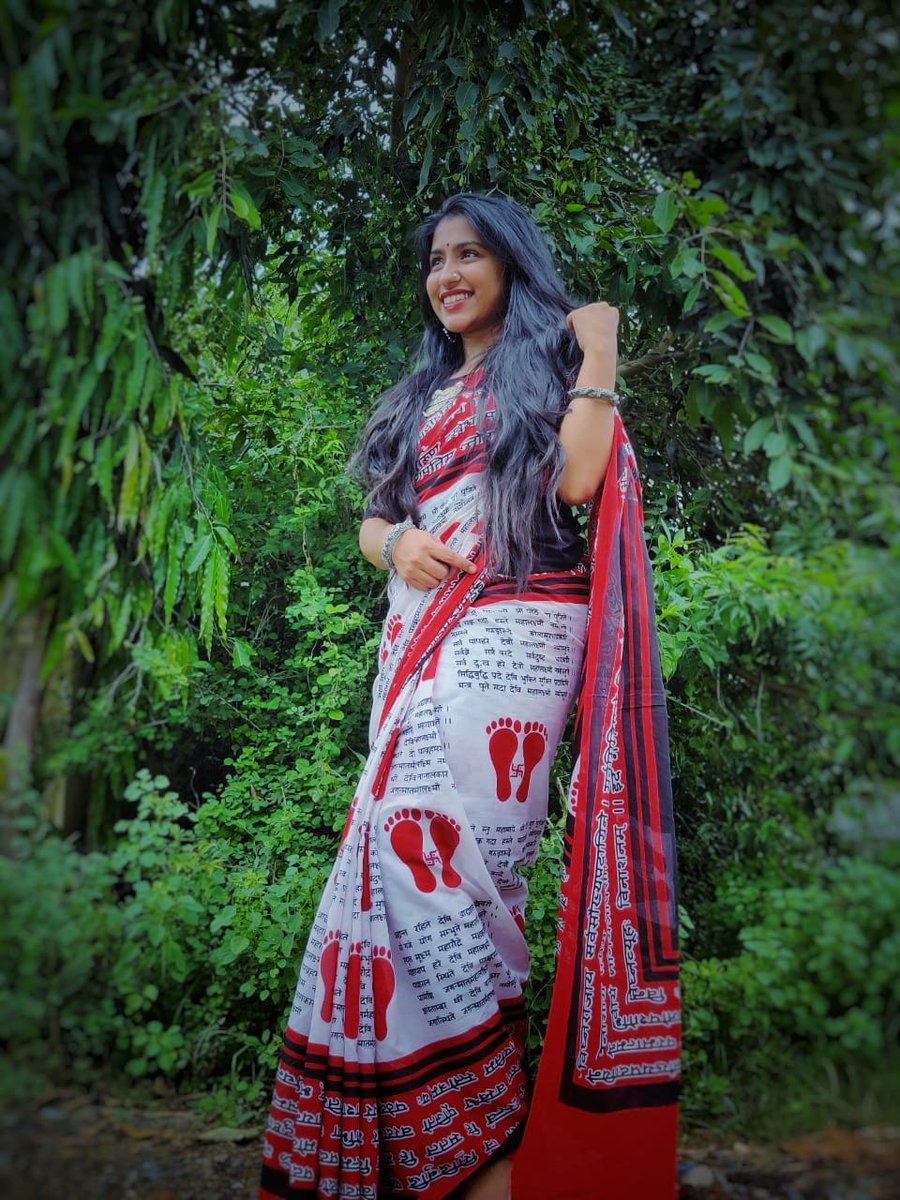 Some beautiful pretty hand block printed sanskrit Slokas on a mul mul cotton saree #SareeTwitter #mulmulcottonsaree #handblockprinted #sanskrit #Bengaliwomen #VocalForLocal #SupportSmallBusinesses #supportlooms