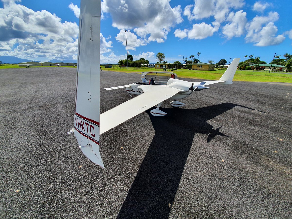 gajted's tweet photo. Different ride #easylong #innisfailairodrome #fnq #queenslandtourism #flying https://t.co/C6YYt7C6D7
