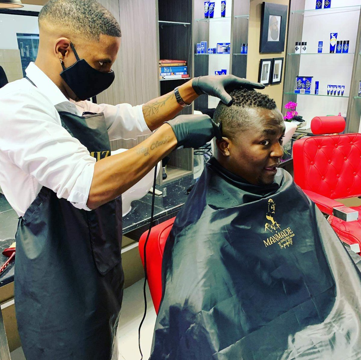 AlukieSblinke's tweet photo. Hello guys my big brother opened a a beautiful saloon in PTA CBD The Man Cave is ready to welcome you.
266 Francis Baard street, Pretoria CBD BOOK NOW! 0824551469

Kindy retweet this please 🙌🙏❤️ https://t.co/96t2i8TKFX