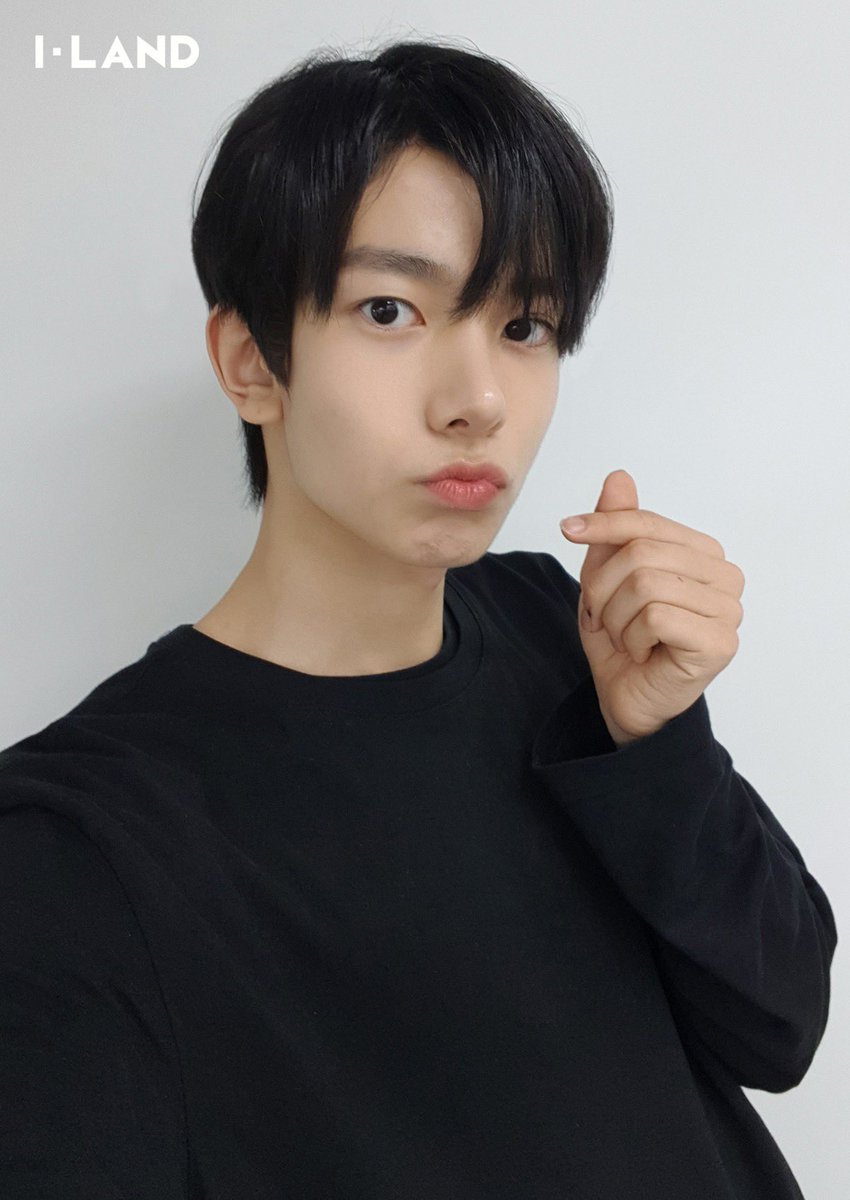mnetiland's tweet photo. BEHIND PHOTO l I-LAND 지원자 셀카 #3

매주 금요일 밤 11시 Mnet

BEHIND PHOTO l I-LAND Applicants Selfie #3

Every Friday 11PM(KST) Mnet

#Mnet #엠넷 #ILAND #I_LAND #아이랜드 #Applicant #Selfie #셀카 https://t.co/3ceXqgxC7s