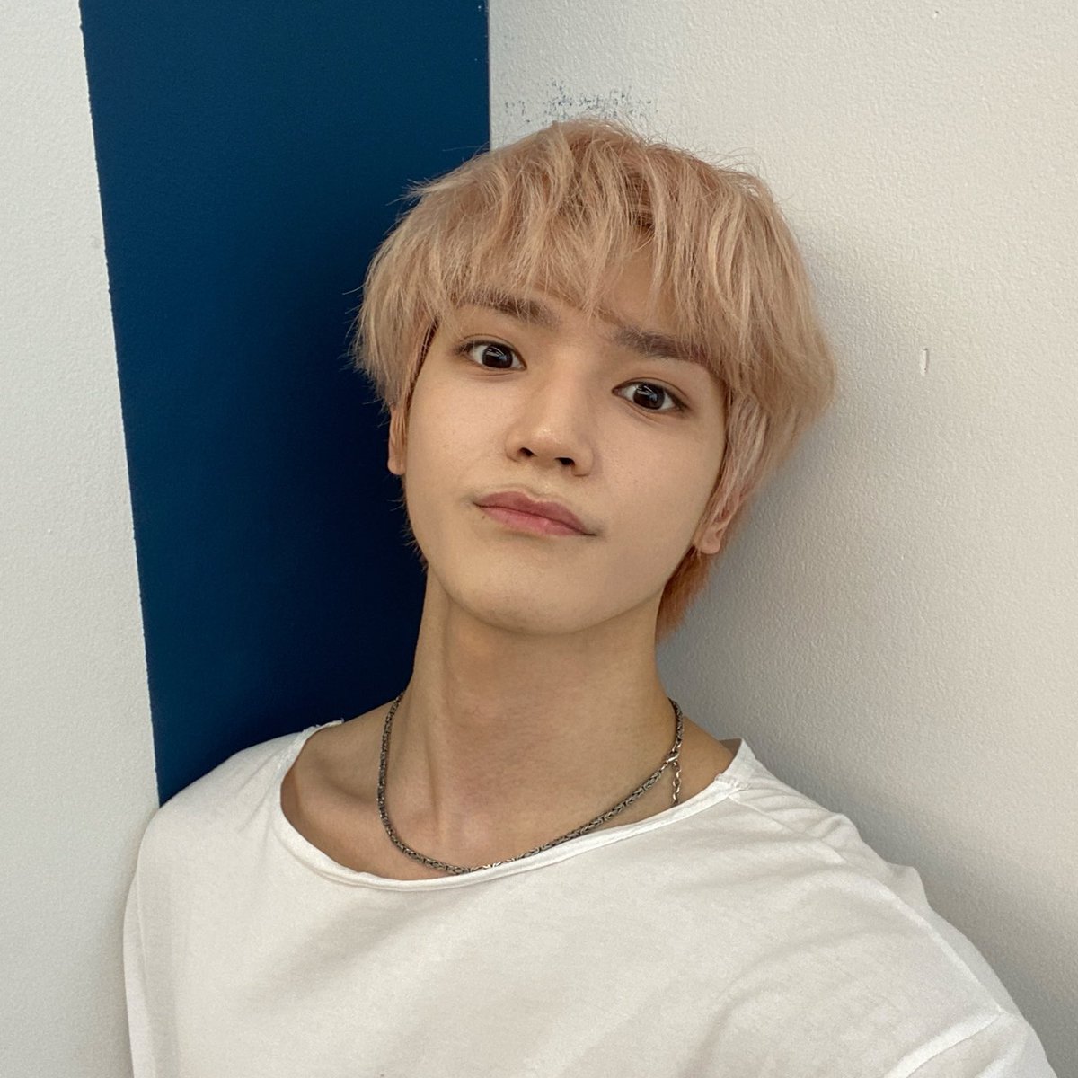 Taeyong• willing siyang ihatid sundo ka sa school• pag nagpabali kang something bibilhin niya. kunyare gusto mong album magugulat ka na lang isang araw may album ka na. ganon.• basta binebaby ka nito!!!