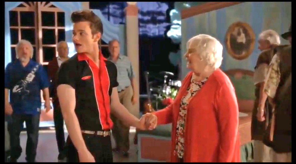 Lightningboy97's tweet photo. Can you guess what Glee episode we're watching @chriscolfer one of my fav's!! 💖📚 #ODNT #LateNightGleeWatching https://t.co/LcQkKlEGFs